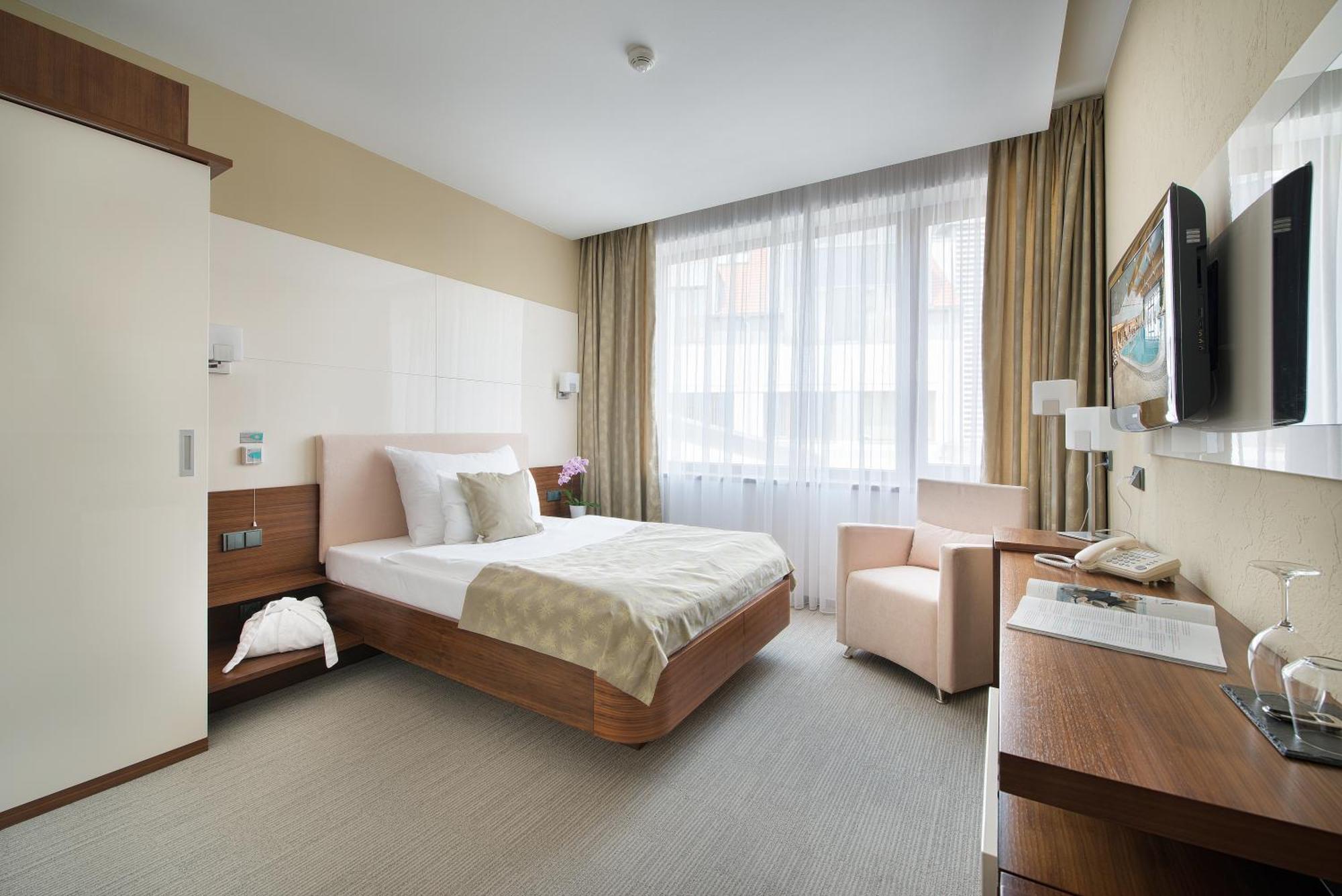 Wellness Hotel Diamant Hluboká nad Vltavou Dış mekan fotoğraf