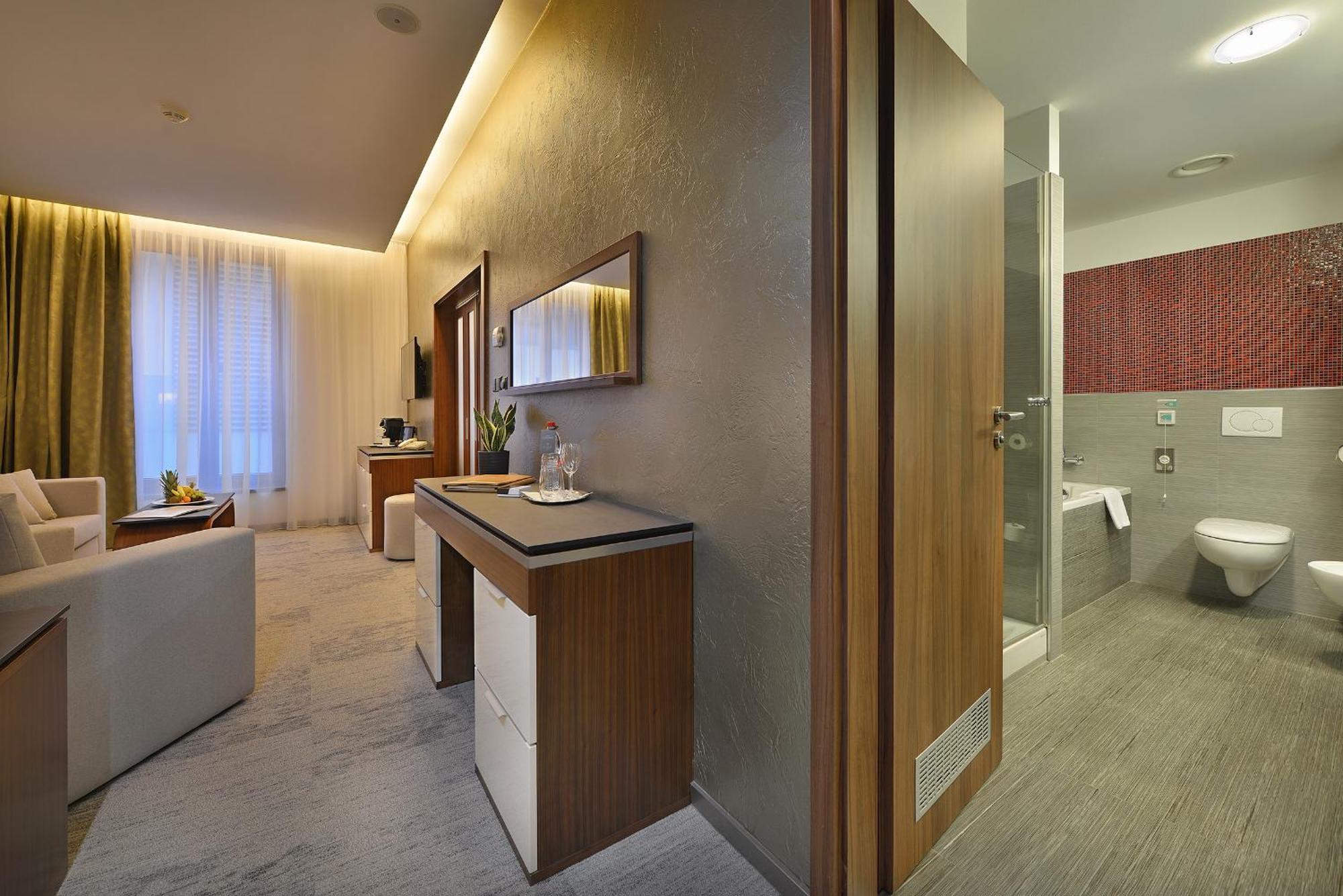 Wellness Hotel Diamant Hluboká nad Vltavou Dış mekan fotoğraf
