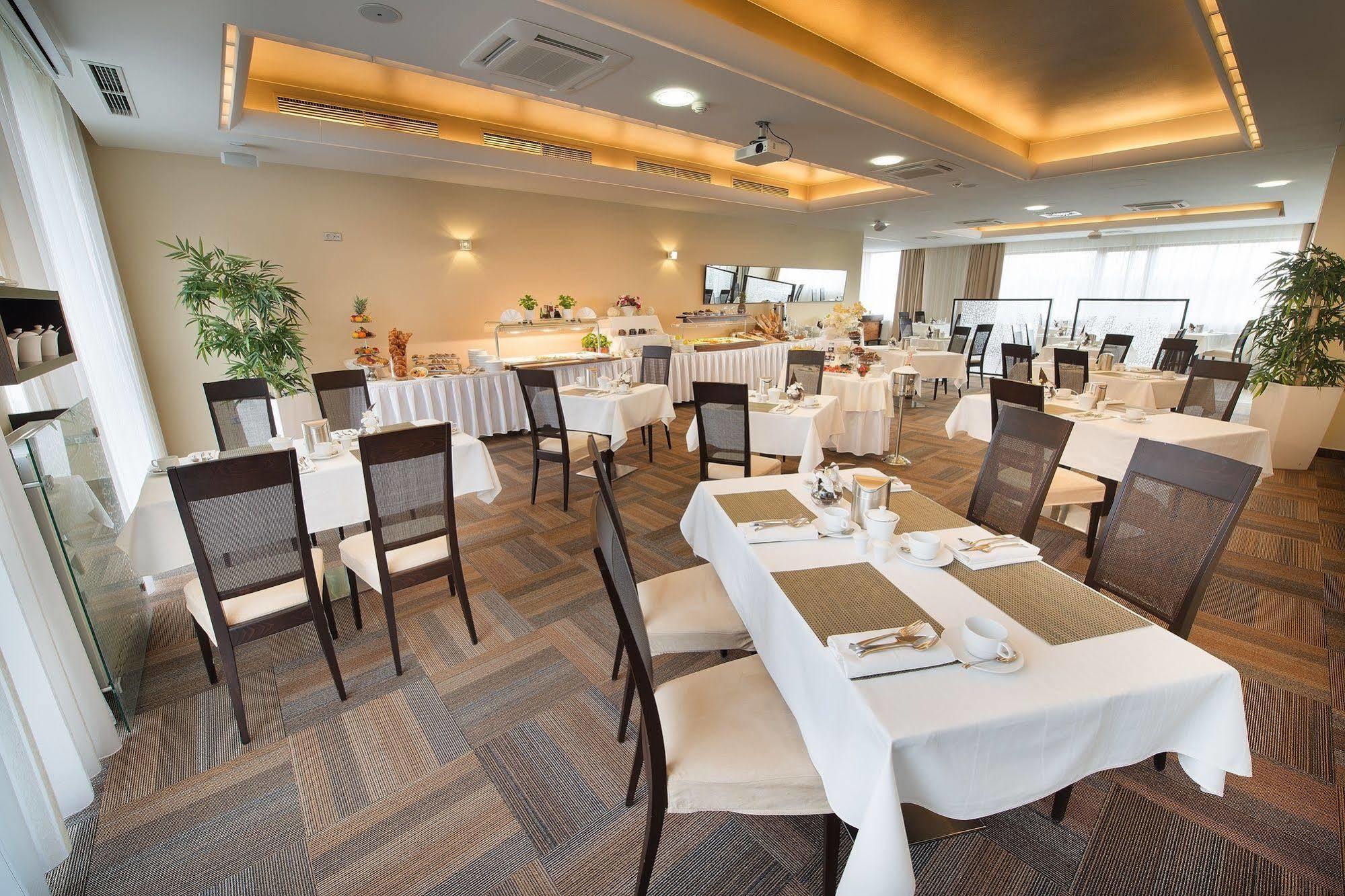 Wellness Hotel Diamant Hluboká nad Vltavou Dış mekan fotoğraf