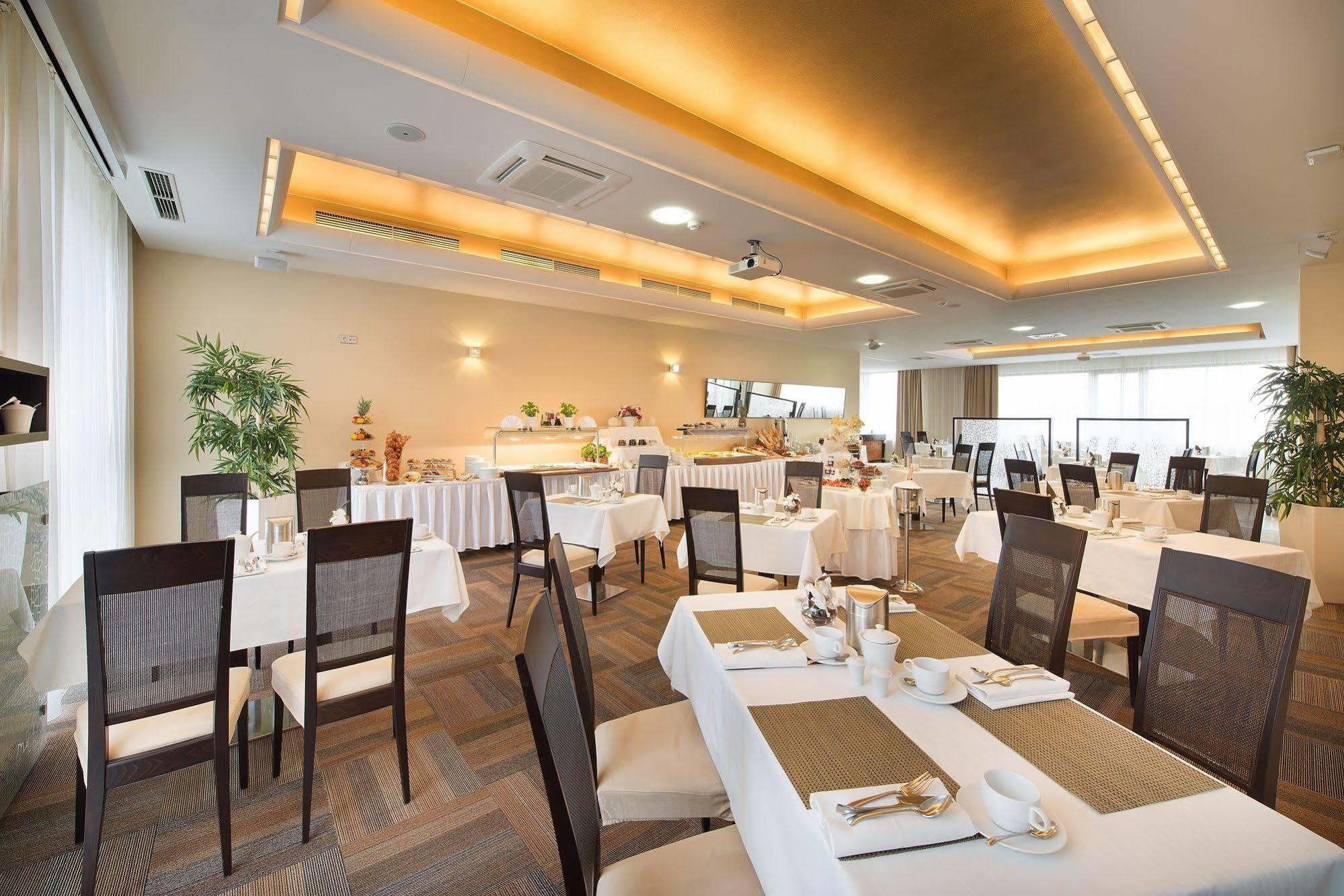Wellness Hotel Diamant Hluboká nad Vltavou Dış mekan fotoğraf