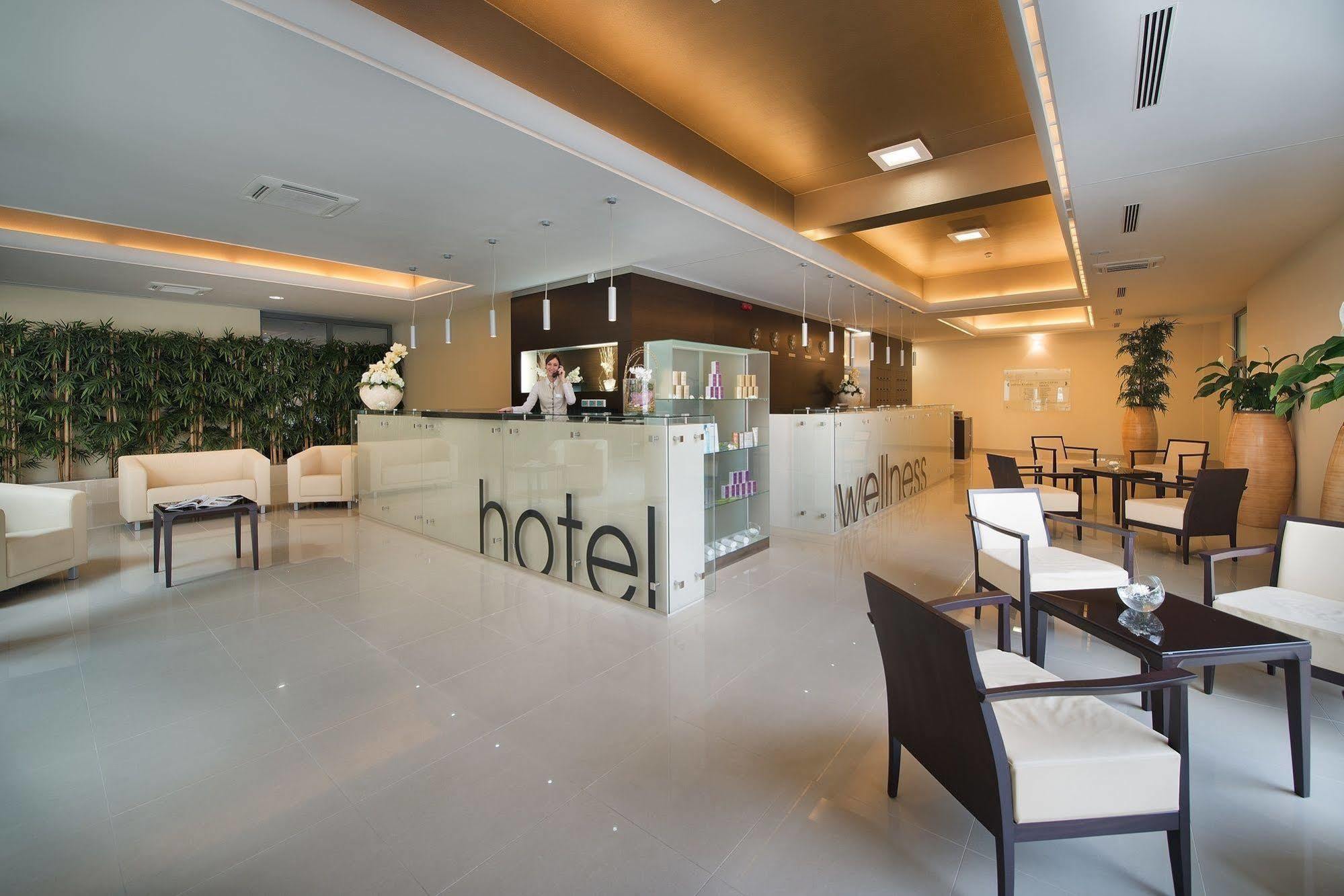 Wellness Hotel Diamant Hluboká nad Vltavou Dış mekan fotoğraf