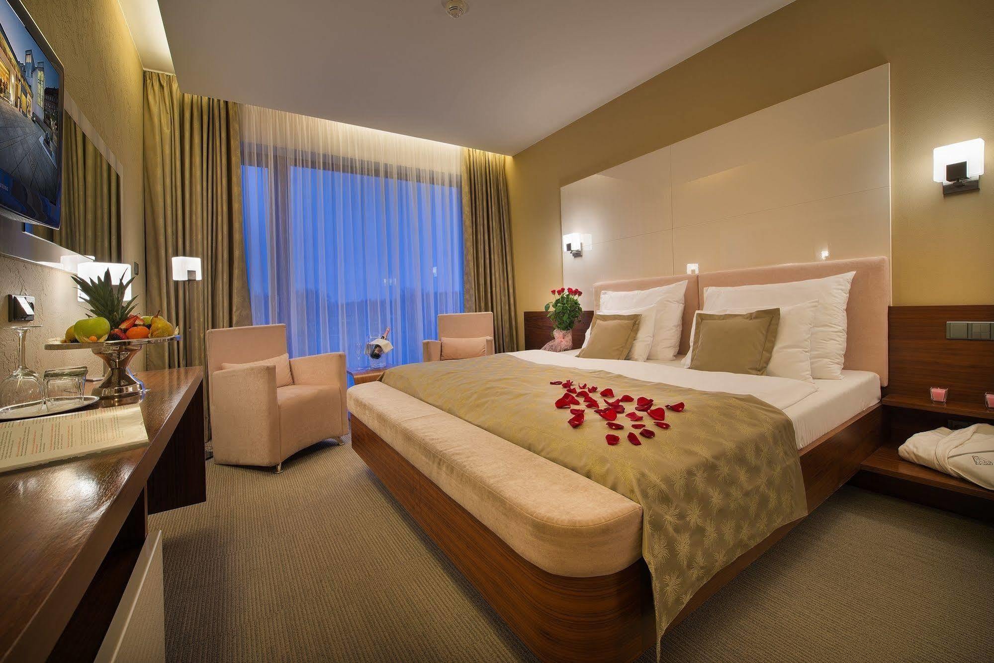 Wellness Hotel Diamant Hluboká nad Vltavou Dış mekan fotoğraf
